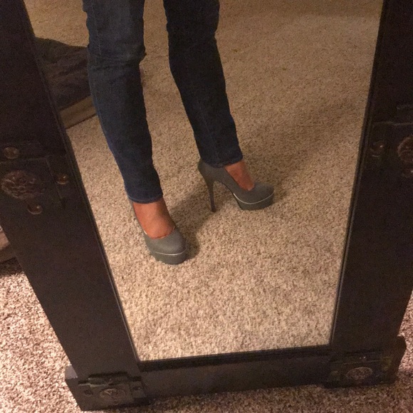 Gray platform heels 👠 - Picture 3 of 5